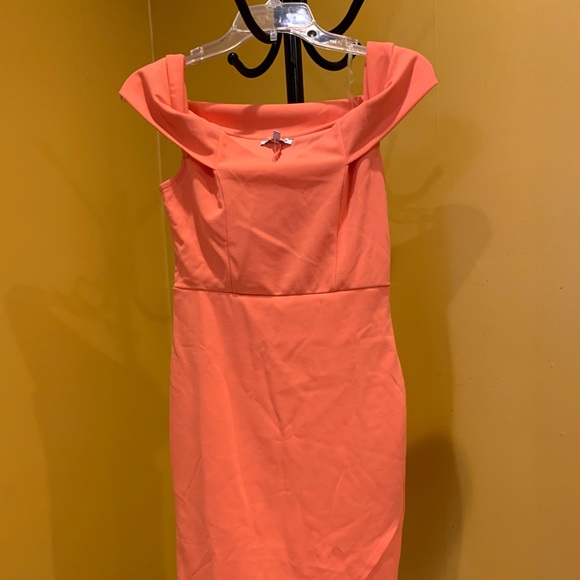 Dress - Picture 1 of 3